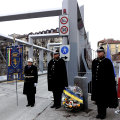 Un momento della commemorazione al ponte Carpanini
