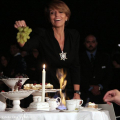 Patrizia Sandretto partecipa all\'opera di Elena Kovylina