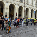 La sfilata lungo via Po