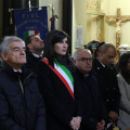La preghiera nella cappella del Cimitero Monumentale