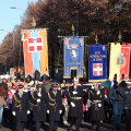 I Gonfaloni aprono il corteo