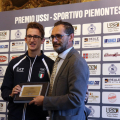 L'Assessore Roberto Finardi premia Davide Favro, Argento salto in lungo Europei Atletica Leggera under 18