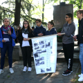 Uno degli interventi degli studenti della scuola media Peyron