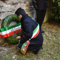 Il Presidente del Consiglio Comunale rende omaggio ai caduti della Resistenza