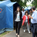 La Sindaca Appendino fra le tende del campo della Protezione Civile