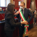 Stefano Lo Russo indossa la fascia Tricolore