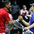 Stretta di mano fra Marin Cilic e Jannik Sinner