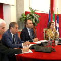 Un momento della sigla del patto