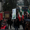 Il corteo all\'interno del cimitero