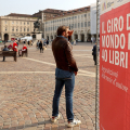 Torna “Portici di carta”, due chilometri di libreria e oltre 140 appuntamenti sotto i portici di Torino