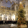 L'albero di Natale nel Cortile d'Onore di Palazzo Civico