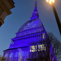 Il logo delle Universiadi 2025 sulla Mole Antonelliana