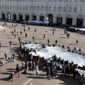 Performance collettiva JR a Torino, Piazza San Carlo