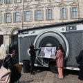 Inside Out, a Torino la performance pubblica di JR