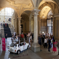 Austin Mini Cooper S del 1969 di The Italian Job nello  scalone juvarriano di Palazzo Madama