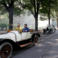 La parata di vetture d’epoca in viale dei Partigiani