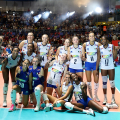 Le azzurre festeggino il primo posto nel girone
