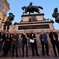 Un momento dell'inaugurazione di Luci d'Artista in piazza Carlo Alberto