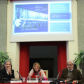 Venerdì 15 dicembre 2023Palazzo Civico, sala Colonne: l'assessora Purchia interviene alla conferenza stampa di presentazione del videomapping "Città fantastiche. Favole d'inverno"