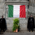 Il tricolore sulla targa