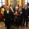 Consegna delle Medaglie d'Onore: Penna Giovanni, riceve la figlia Franca