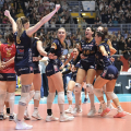 Al Pala Gianni Asti la Reale Mutua Fenera Chieri ’76 supera il Neuchatel e conquista la Cev Volleyball Cup
