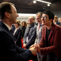 Il Magnifico Rettore Stefano Corgnati saluta la Presidente del Consiglio Comunale Maria Grazia Grippo