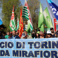 In migliaia al corteo per Mirafiori