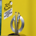 Il trofeo della “Grand Départ” nel Grattacielo della Regione