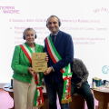 Il premio Maurizio Baradello rivolto agli Enti Locali italiani e alle Regioni meritevoli di iniziative di cooperazione territoriale allo sviluppo. Il vincitore è stato il Comune di Cuneo con il progetto ‘Cambiando de lente’ (Bolivia).