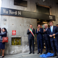 Lo scoprimento della targa