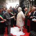 Napolitano inaugura la statua di Cavour