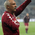 Mano sul cuore per Leo Junior