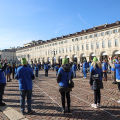 Con il flashmob “Finals in Frame” una gigantesca racchetta da tennis prende vita in piazza San Carlo
