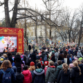 Torino, splende il Natale: il Presepe di Luzzati e il Teatrino di Natale animano Piazza Cavour