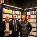 Il sindaco Lo Russo con Antonio Pittarelli e Gigi Ràiola proprietari della libreria Luxemburg