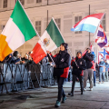 La sfilata degli atleti delle universiadi in piazzetta Reale