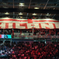 L'imponente striscione dei tifosi di Milano