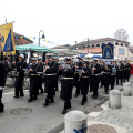 La Banda della Polizia Municipale apre il corteo di Carnevale tra le vie del Balon