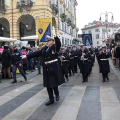 La sfilata con la Rusnenta, Gianduja e Giacometta, accompagnati dalla Banda della Polizia Municipale