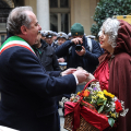 L'Assessore al Commercio Paolo Chiavarino consegna delle Chiavi della Città alla Rusnenta