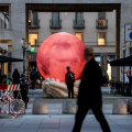 Marte in centro? Un’installazione svela un’avventura cosmica