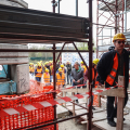 Scuole in cantiere, terzo atto: il Polo 06 di Via Verolengo 29, in Borgo Vittoria, inizia a prendere forma.