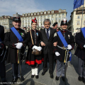 Il Sindaco in posa con alcuni Granatieri