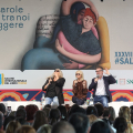 Luciana Littizzetto dialoga con Fabio Fazio e Mara Venier