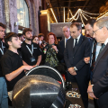 Mario Draghi, accompagnato dal Rettore Corgnati e dal Sindaco Lo Russo, visita l’area espositiva dei progetti studenteschi del Politecnico