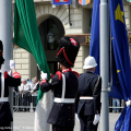 La cerimonia dell\'ammainabandiera