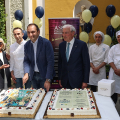 Il Sindaco Lo Russo taglia la torta di "Via Po in festa"