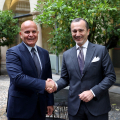 La stretta di mano tra i presidenti della Camera di Commercio, Massimiliano Cipolletta e Dario Gallina