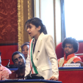 la giovanissima Amer Lojain, sindaca del Consiglio dei Ragazzi e delle Ragazze